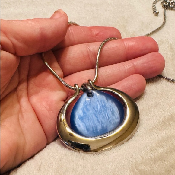 Lia Sophia “Bayside” Pendant Necklace - Picture 3 of 4